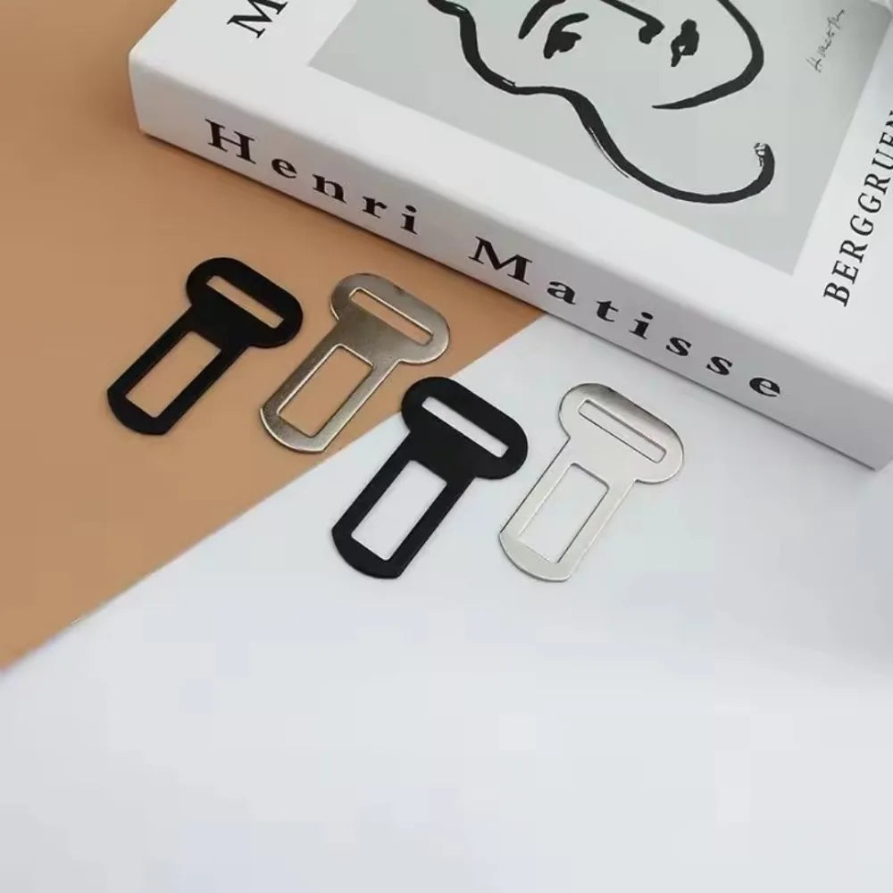 Rust-Proof Pet Seat Belt Clip - product detail view