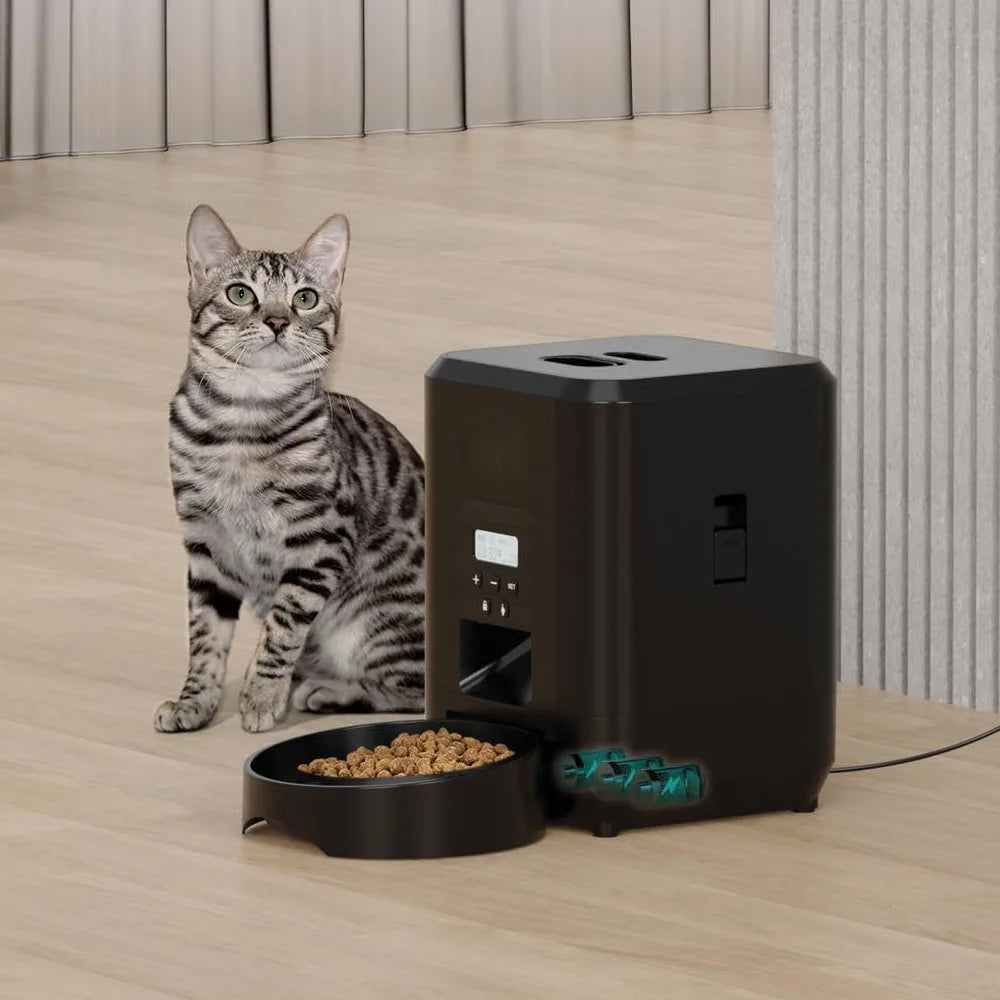 Smart Automatic Pet Feeder - LCD display showing portion settings